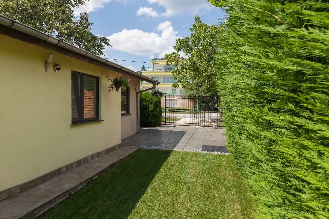 Cherry Tree Cottage Nisipurile de Aur 0*,  Bulgaria